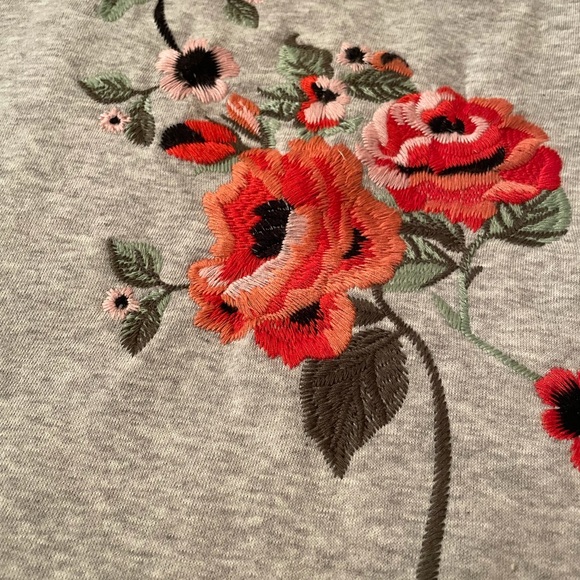 H & M embroidered sweatshirt never worn - Picture 11 of 13